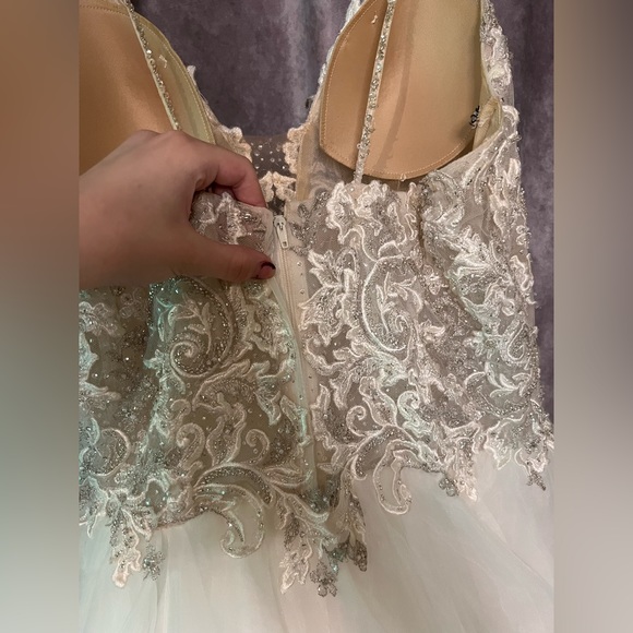 Mon Cheri Bridal wedding dress. Great condition, size 18. - Picture 4 of 9